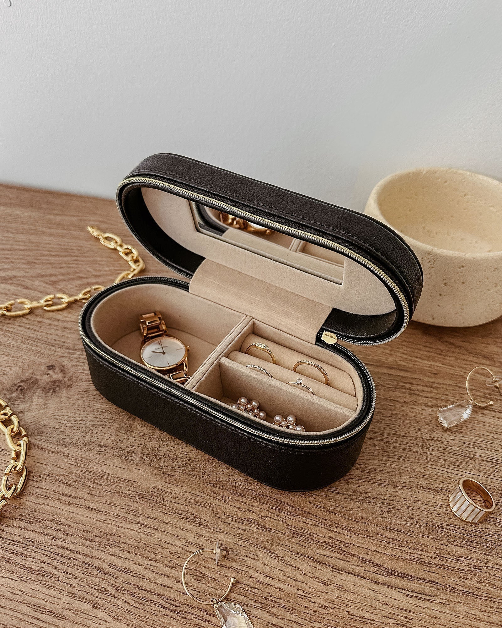 Juliette & Charlee Cosmetic Case Set - Black - Image 4